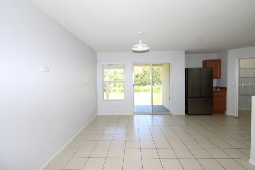 For Sale: $370,000 (4 beds, 2 baths, 1740 Square Feet)