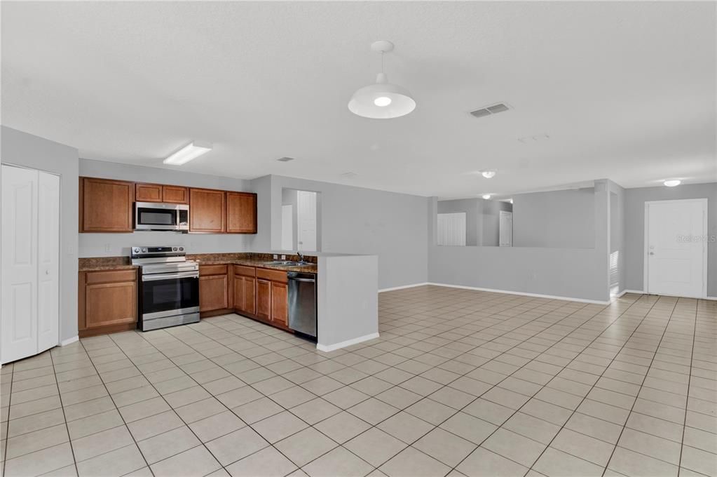 For Sale: $370,000 (4 beds, 2 baths, 1740 Square Feet)