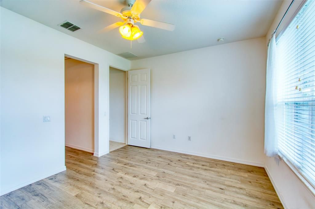 For Sale: $269,900 (2 beds, 2 baths, 1353 Square Feet)