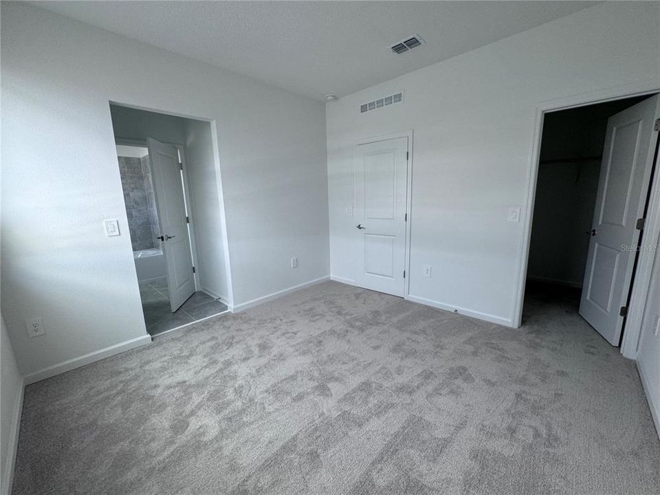 For Rent: $2,750 (3 beds, 2 baths, 2135 Square Feet)