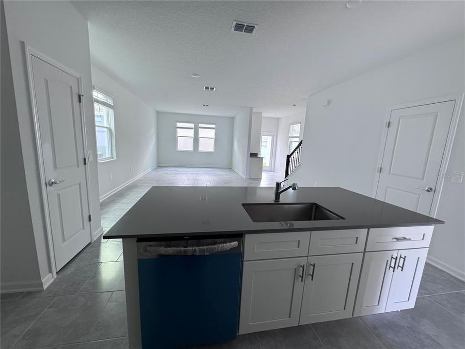 For Rent: $2,750 (3 beds, 2 baths, 2135 Square Feet)