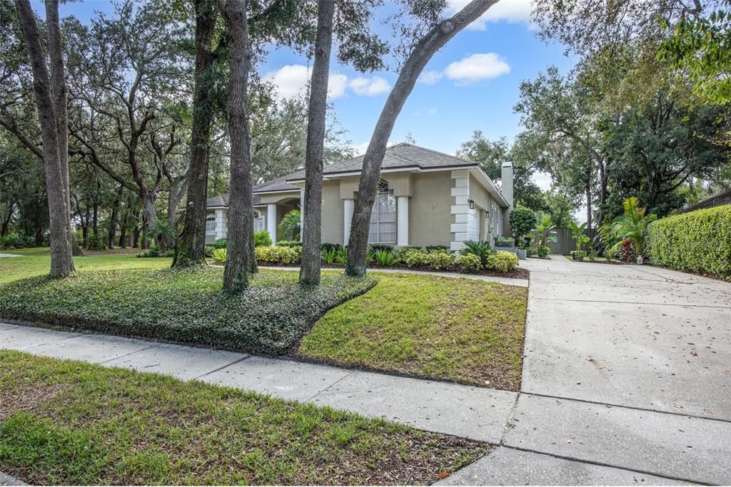 For Sale: $750,000 (4 beds, 3 baths, 2194 Square Feet)