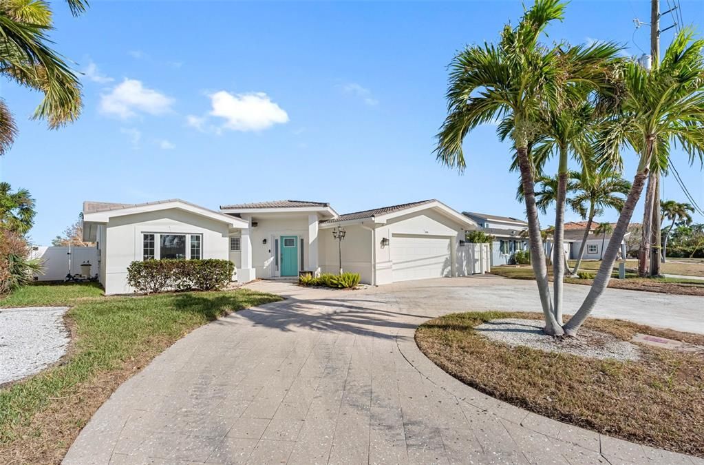 For Sale: $1,200,000 (3 beds, 2 baths, 1855 Square Feet)