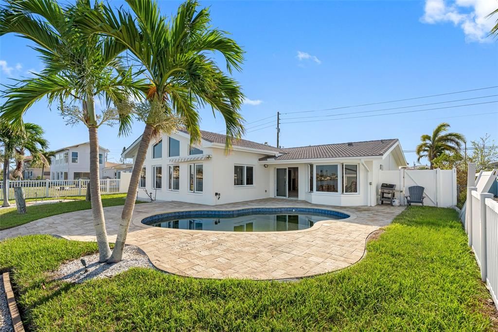 For Sale: $1,200,000 (3 beds, 2 baths, 1855 Square Feet)