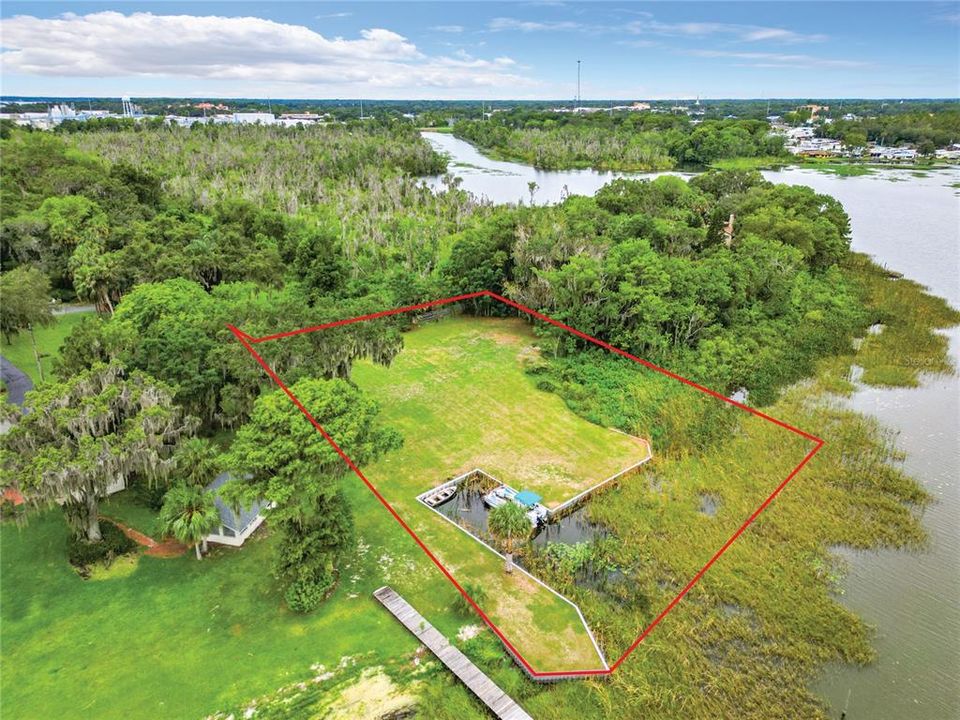 For Sale: $595,500 (1.05 acres)