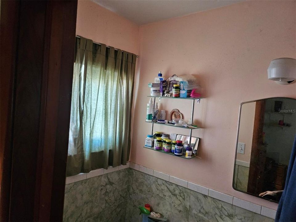 En Venta: $299,999 (3 camas, 1 baños, 988 Pies cuadrados)