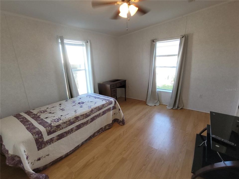 For Sale: $175,000 (2 beds, 2 baths, 1320 Square Feet)