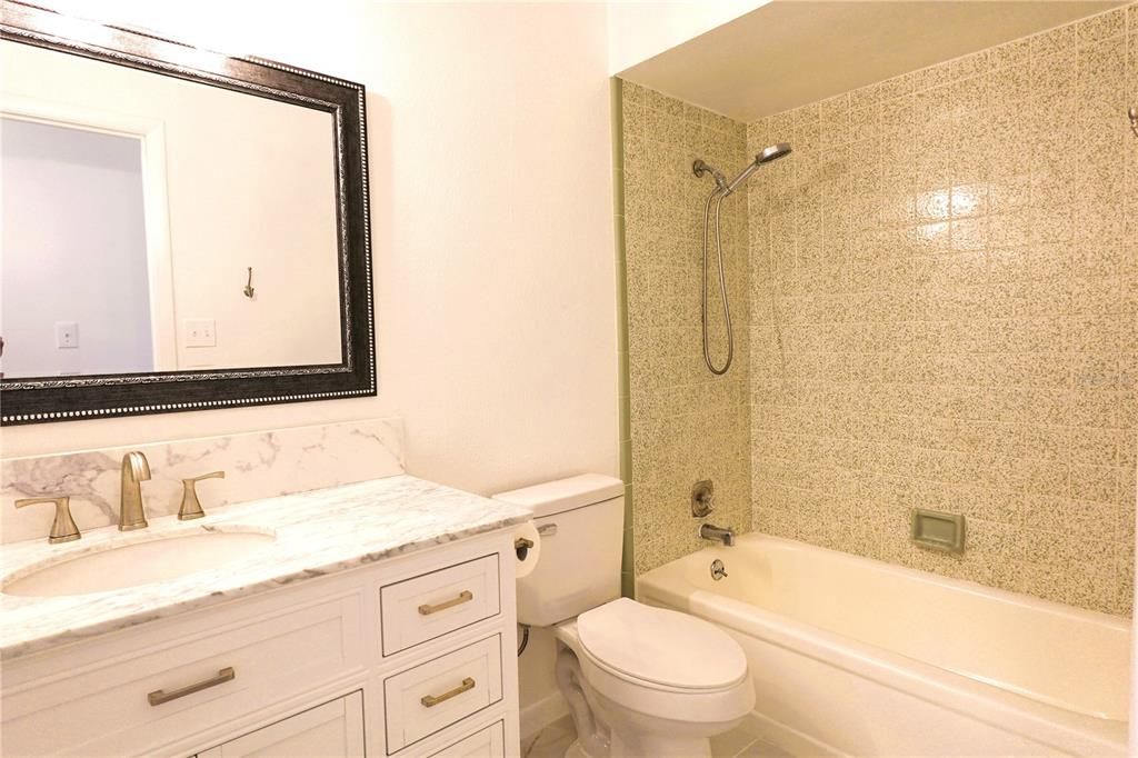 2ND BATHROOM