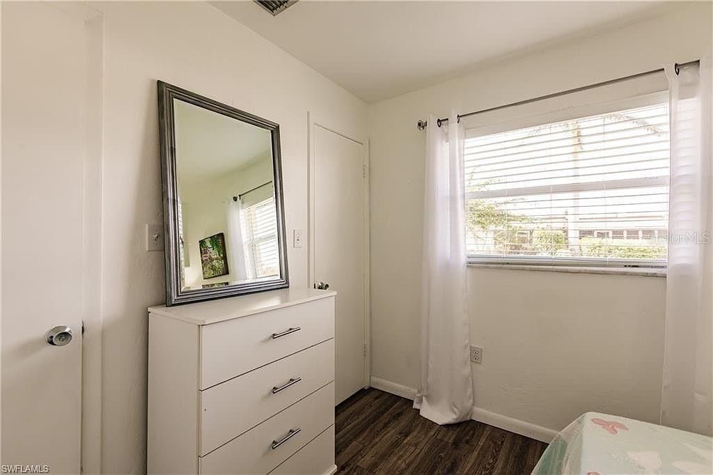 For Sale: $195,000 (2 beds, 2 baths, 909 Square Feet)