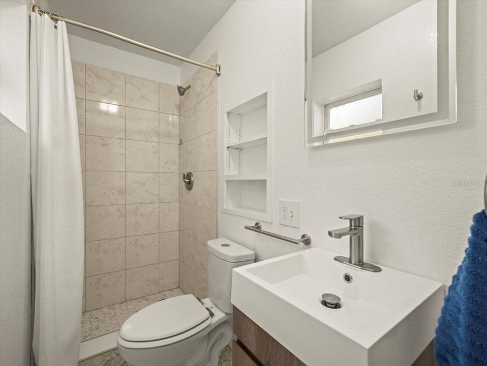 For Sale: $341,900 (3 beds, 2 baths, 1435 Square Feet)