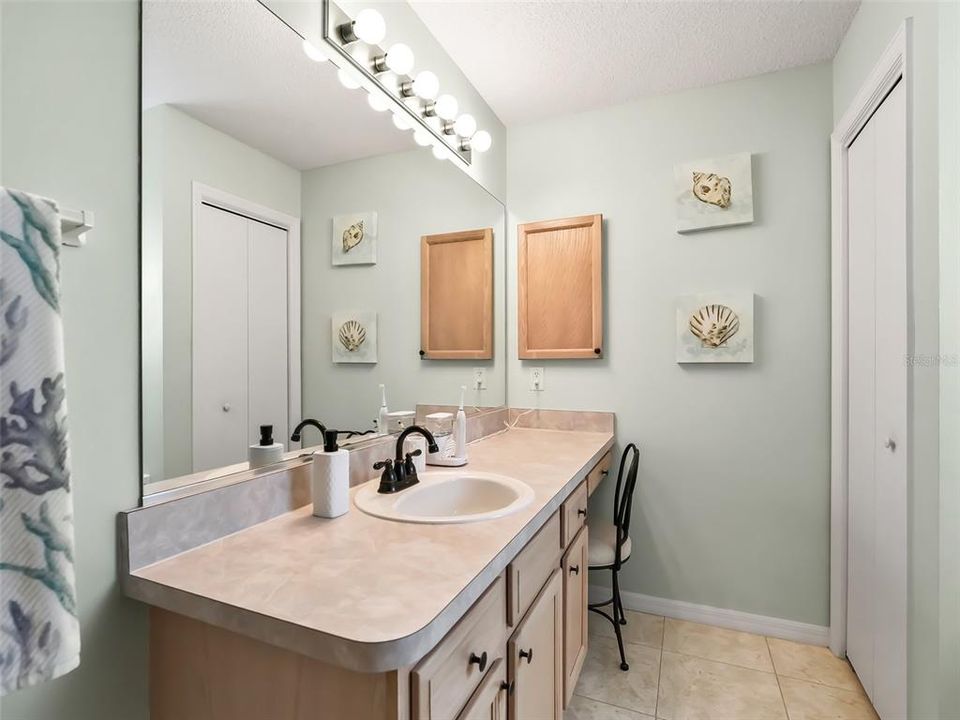 Single Vanity with Make Up Area