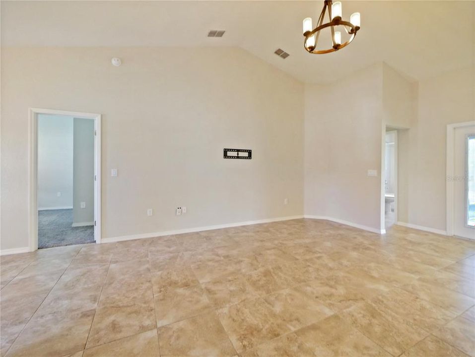 For Sale: $375,000 (4 beds, 2 baths, 1829 Square Feet)