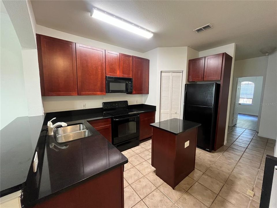 For Rent: $2,200 (2 beds, 2 baths, 1250 Square Feet)