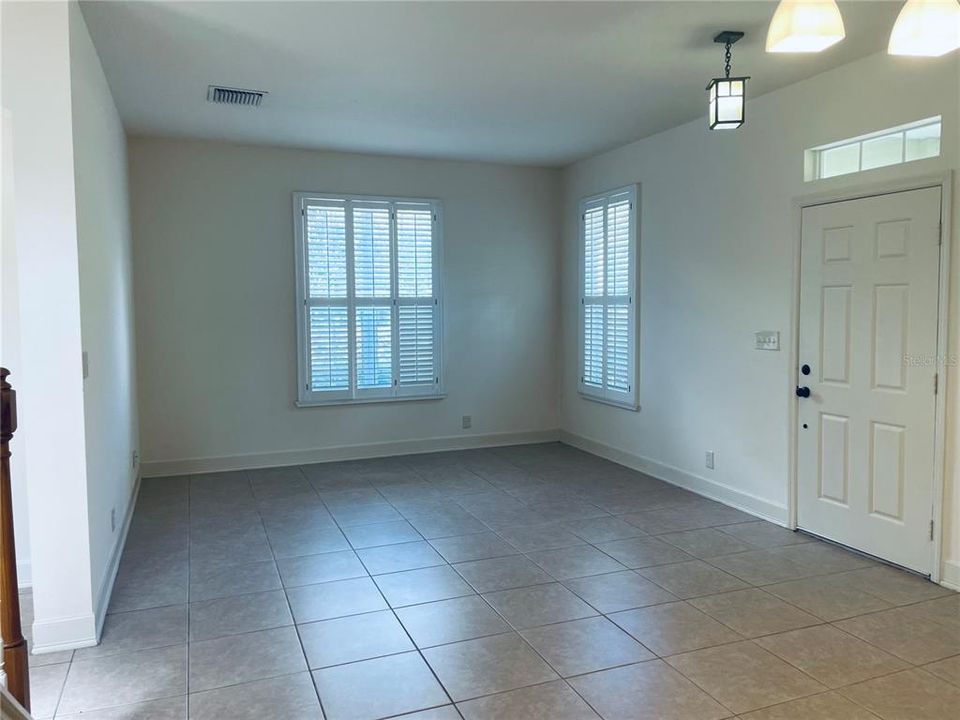 For Rent: $2,600 (4 beds, 2 baths, 2202 Square Feet)