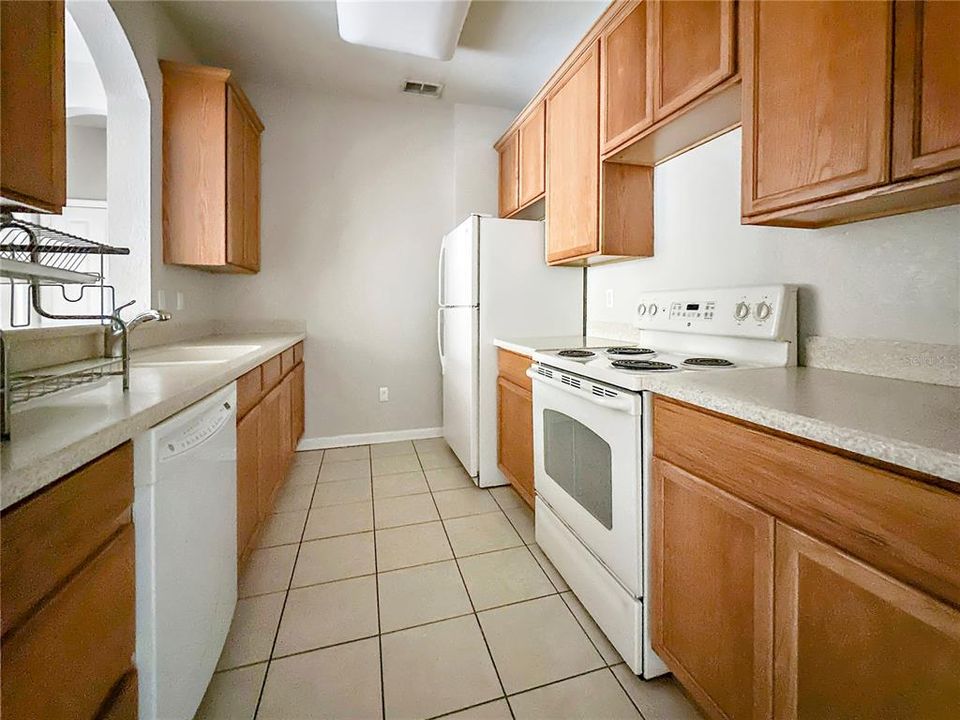 For Rent: $1,800 (2 beds, 2 baths, 1112 Square Feet)