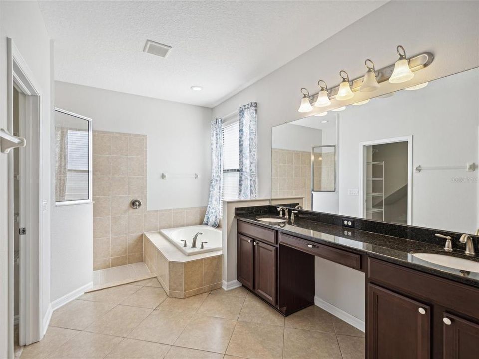 For Sale: $445,000 (4 beds, 2 baths, 2601 Square Feet)