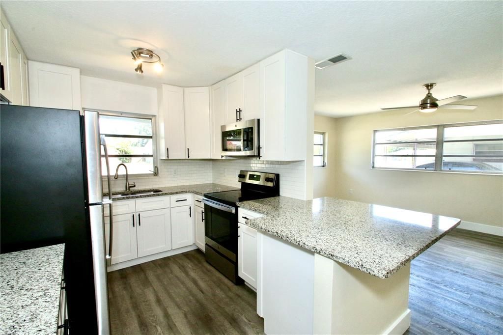 For Rent: $2,600 (3 beds, 2 baths, 1264 Square Feet)