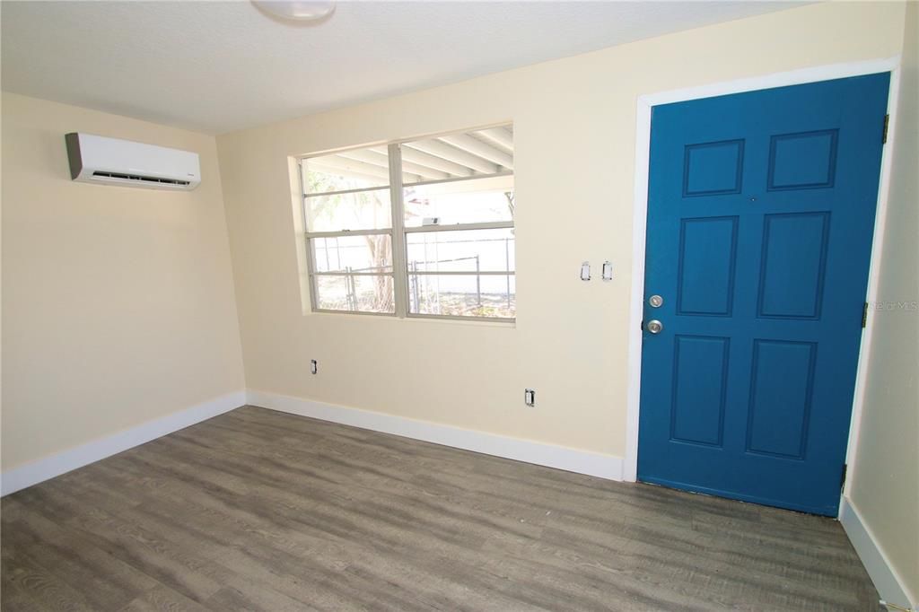 For Rent: $2,600 (3 beds, 2 baths, 1264 Square Feet)