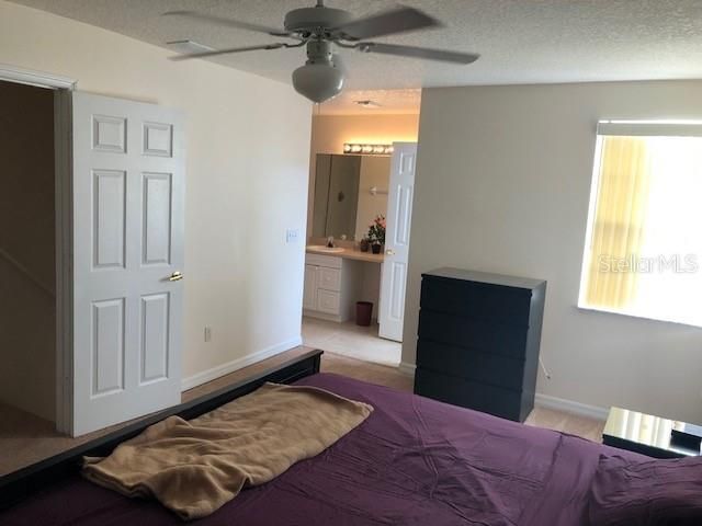 For Rent: $1,350 (3 beds, 2 baths, 1811 Square Feet)