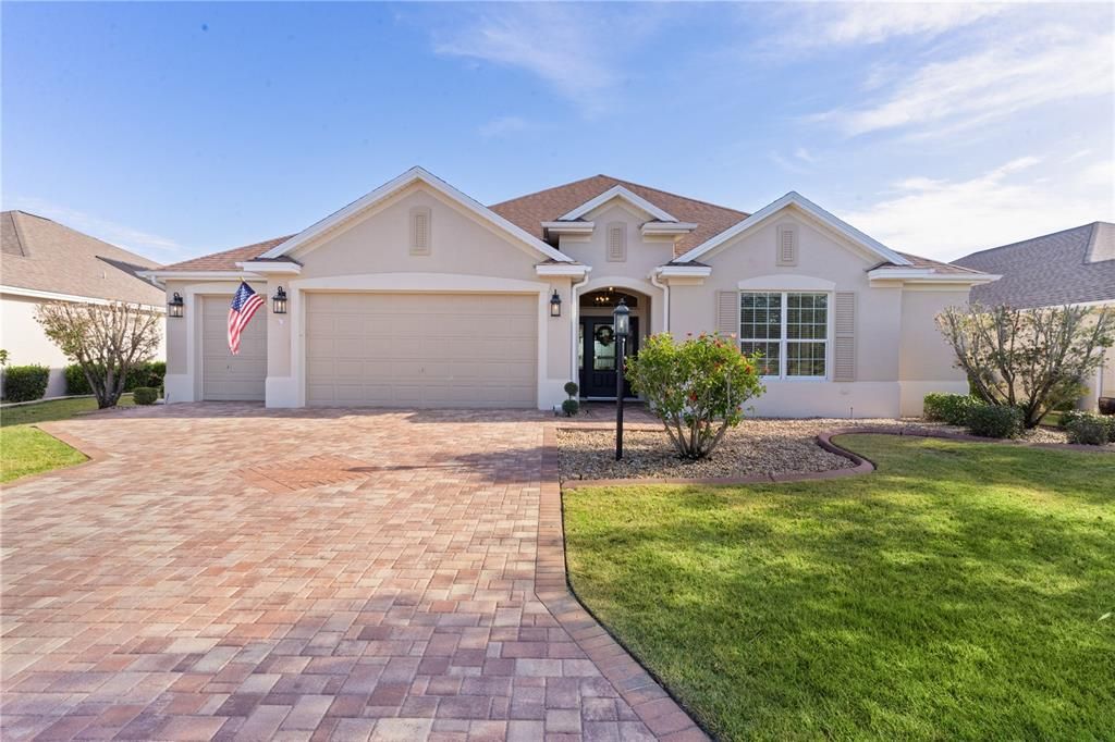 3/2.5 Bridgeport Designer home with OVERSIZED GARAGE  WITH GOLF CART GARAGE