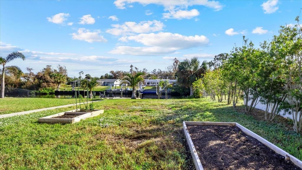 GARDEN BEDS