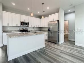 For Rent: $2,897 (4 beds, 2 baths, 1903 Square Feet)