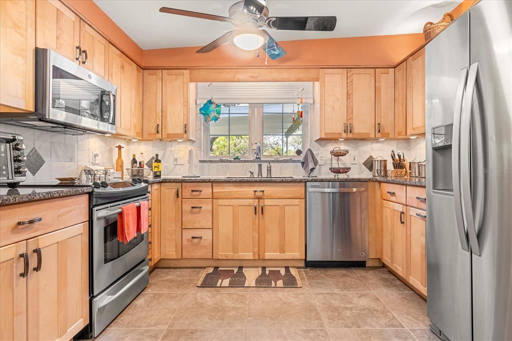 Beautifully updated kitchen