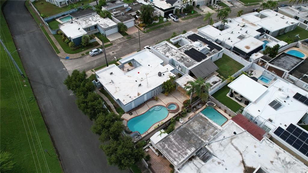 Под контрактом: $450,000 (4 спален, 2 ванн, 2284 Квадратных фут)