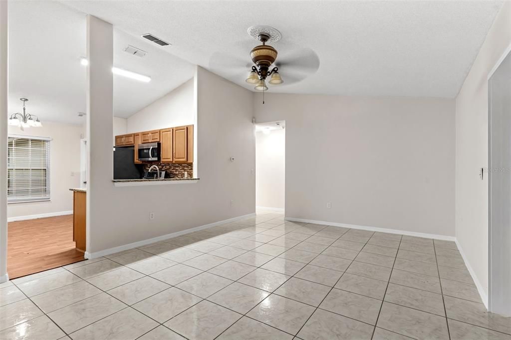 For Sale: $239,000 (3 beds, 2 baths, 1587 Square Feet)