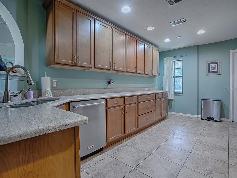 Kitchen with a lots of counter space