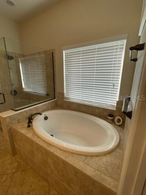 Tub tile surround