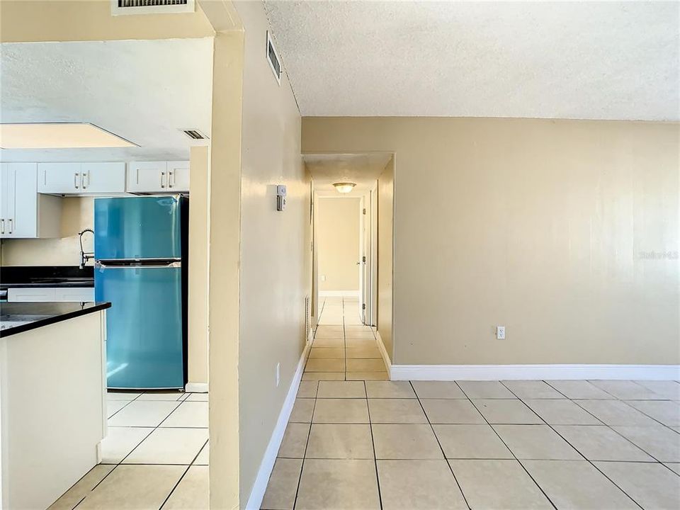 For Rent: $1,550 (2 beds, 1 baths, 992 Square Feet)