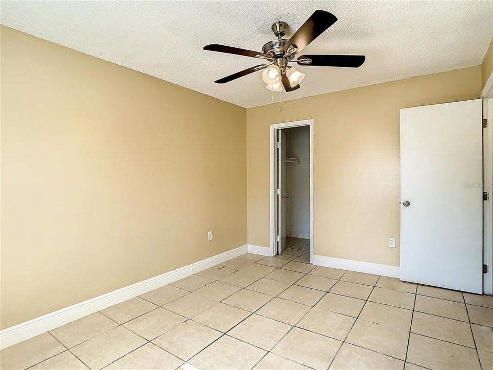 For Rent: $1,550 (2 beds, 1 baths, 992 Square Feet)