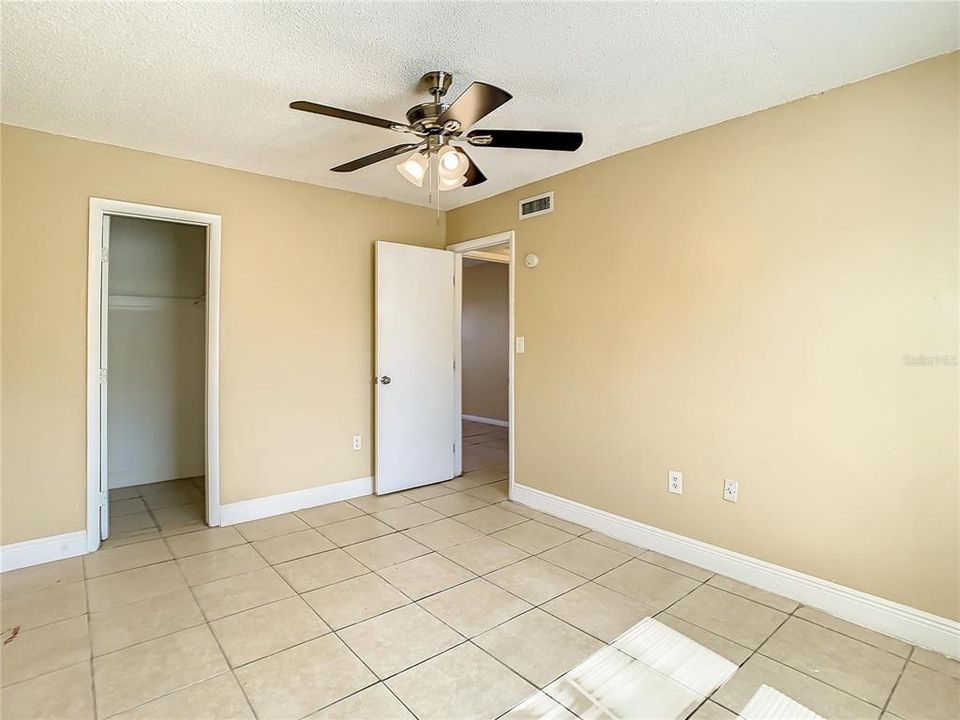 For Rent: $1,550 (2 beds, 1 baths, 992 Square Feet)