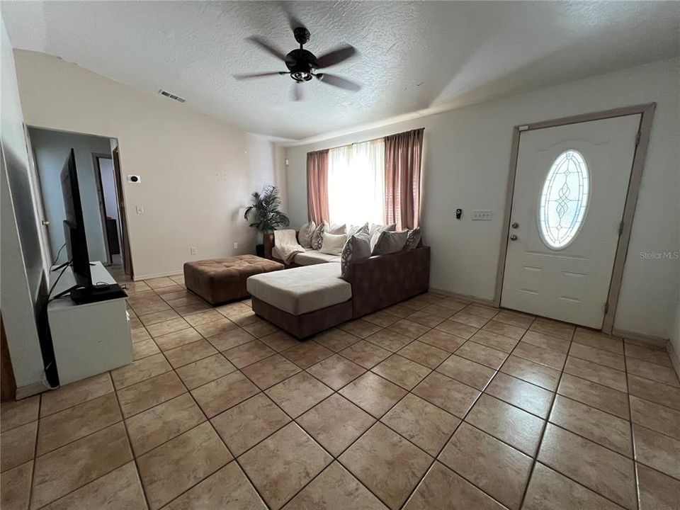 For Sale: $320,000 (3 beds, 2 baths, 1380 Square Feet)