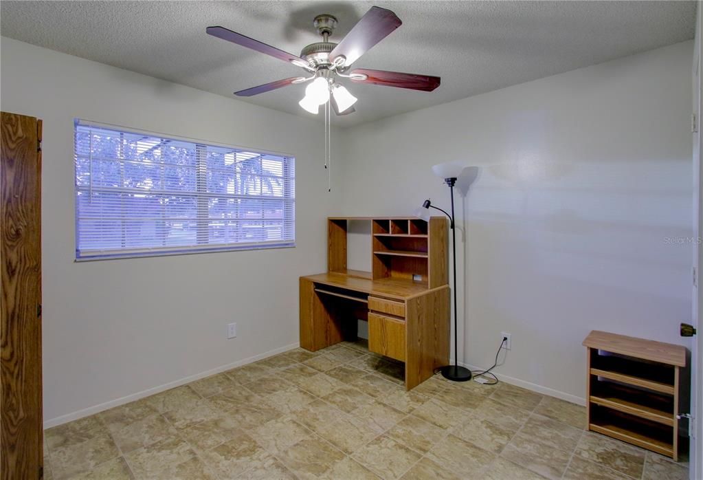 For Sale: $199,777 (2 beds, 1 baths, 875 Square Feet)