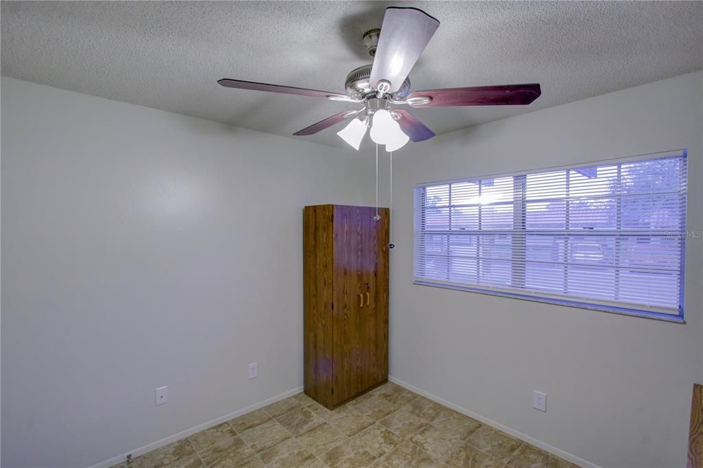 For Sale: $199,777 (2 beds, 1 baths, 875 Square Feet)