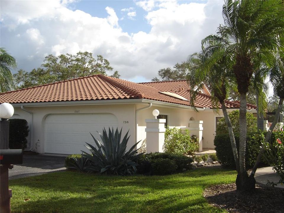 Recently Sold: $460,000 (2 beds, 2 baths, 1561 Square Feet)