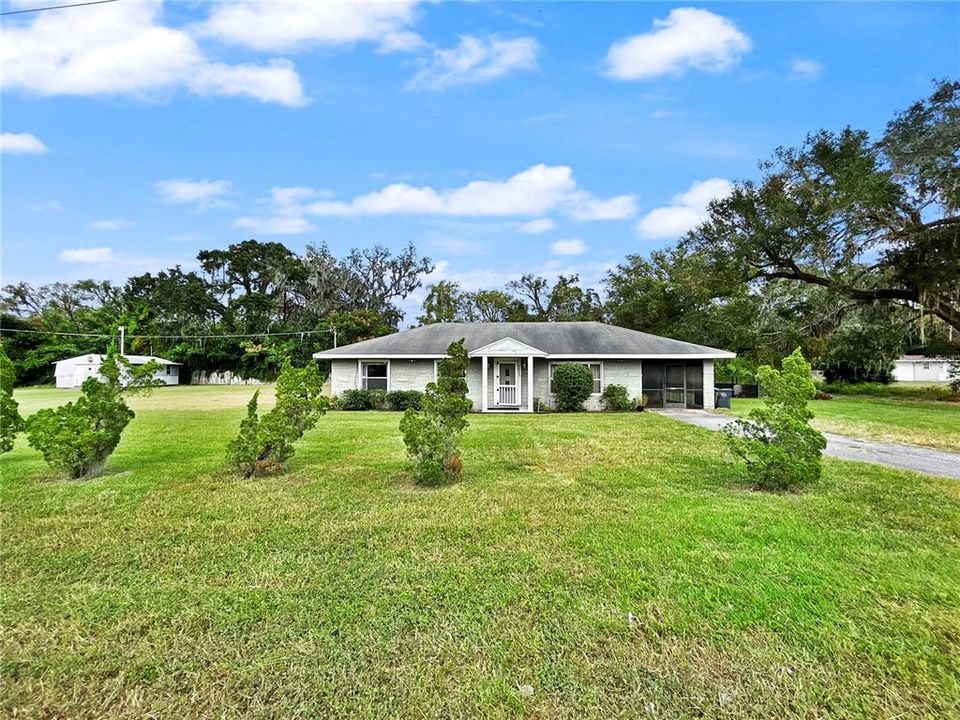 For Sale: $310,000 (3 beds, 2 baths, 1768 Square Feet)