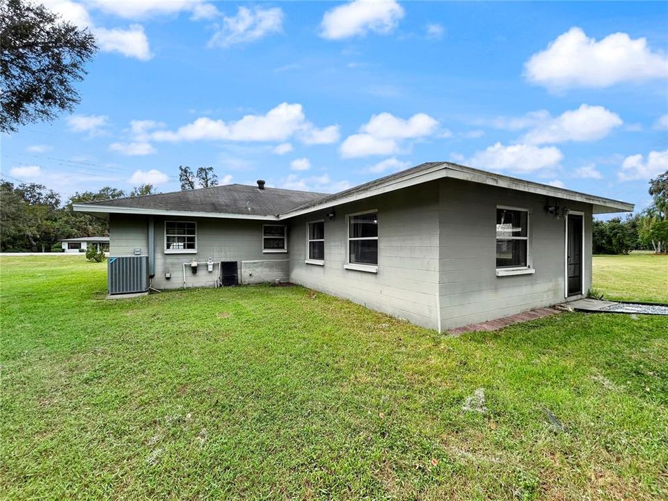 For Sale: $310,000 (3 beds, 2 baths, 1768 Square Feet)