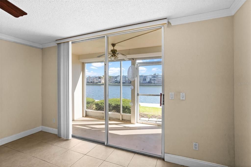 ENCLOSED PATIO WITH CEILING FAN