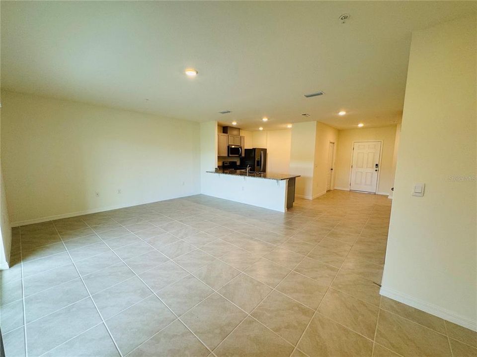 For Rent: $2,500 (3 beds, 2 baths, 1530 Square Feet)