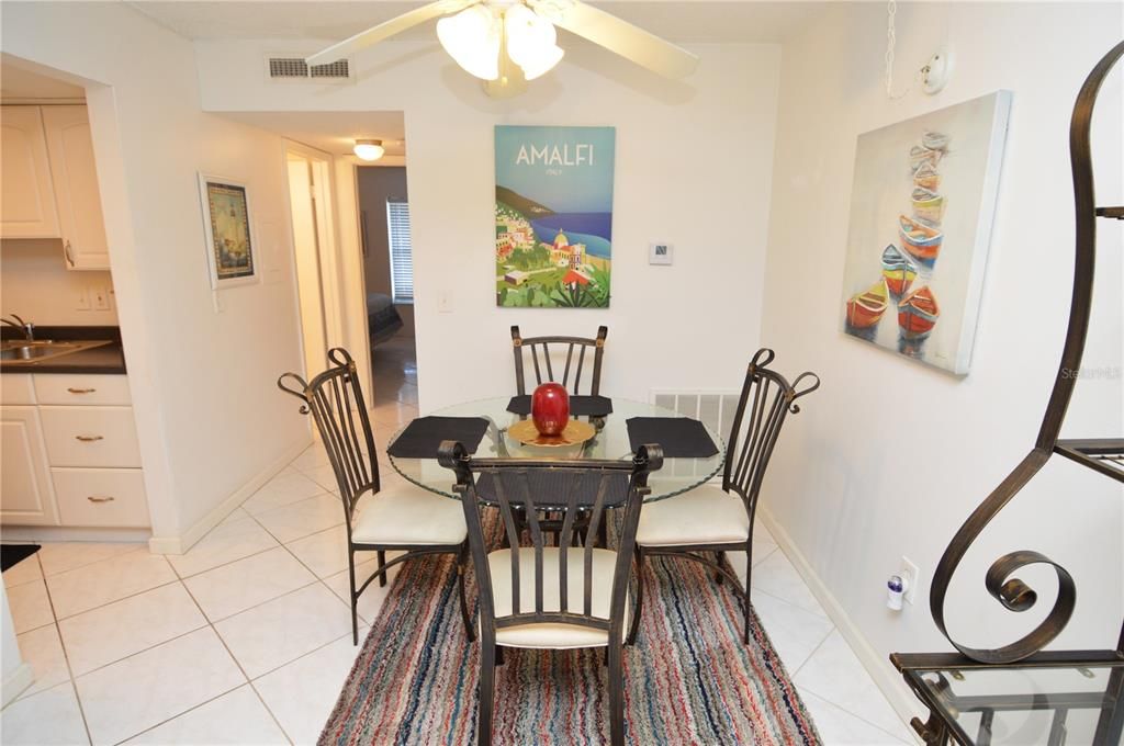 Active With Contract: $1,800 (1 beds, 1 baths, 747 Square Feet)