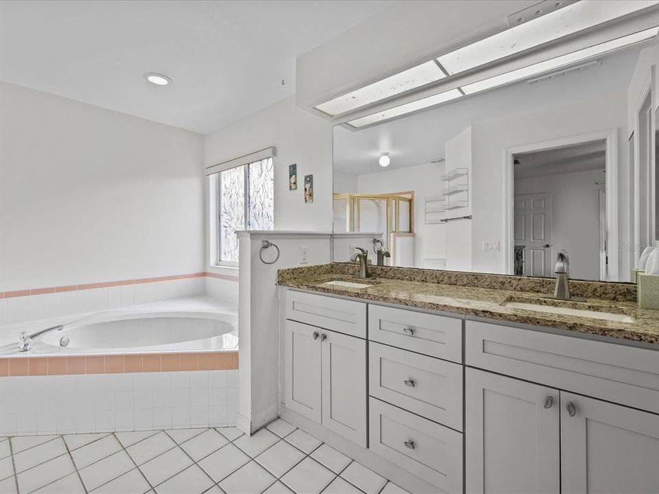 For Sale: $307,500 (3 beds, 2 baths, 1671 Square Feet)