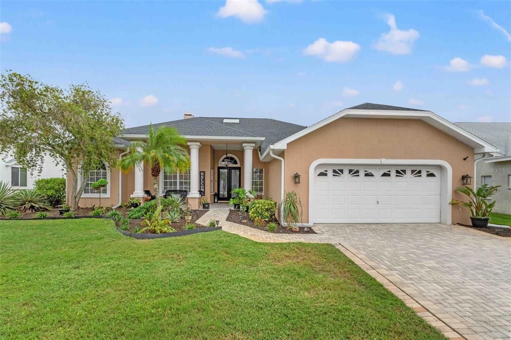 For Sale: $499,900 (3 beds, 3 baths, 2472 Square Feet)