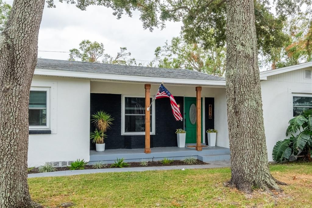 Active With Contract: $650,000 (3 beds, 2 baths, 1403 Square Feet)