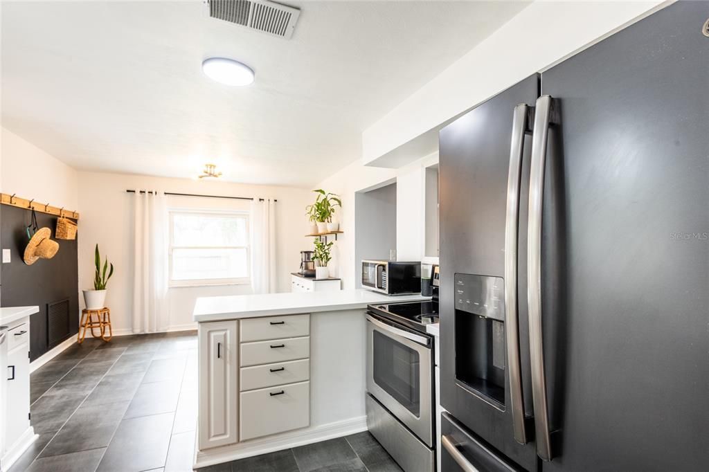 Active With Contract: $650,000 (3 beds, 2 baths, 1403 Square Feet)