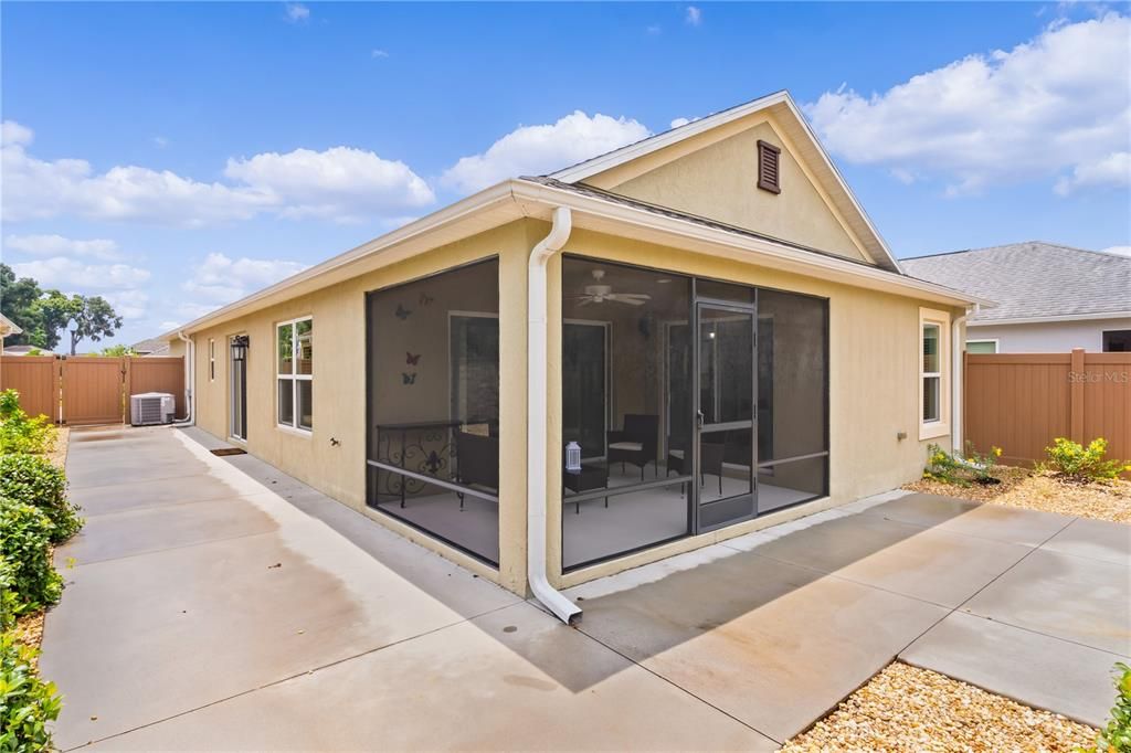 For Sale: $367,900 (3 beds, 2 baths, 1180 Square Feet)