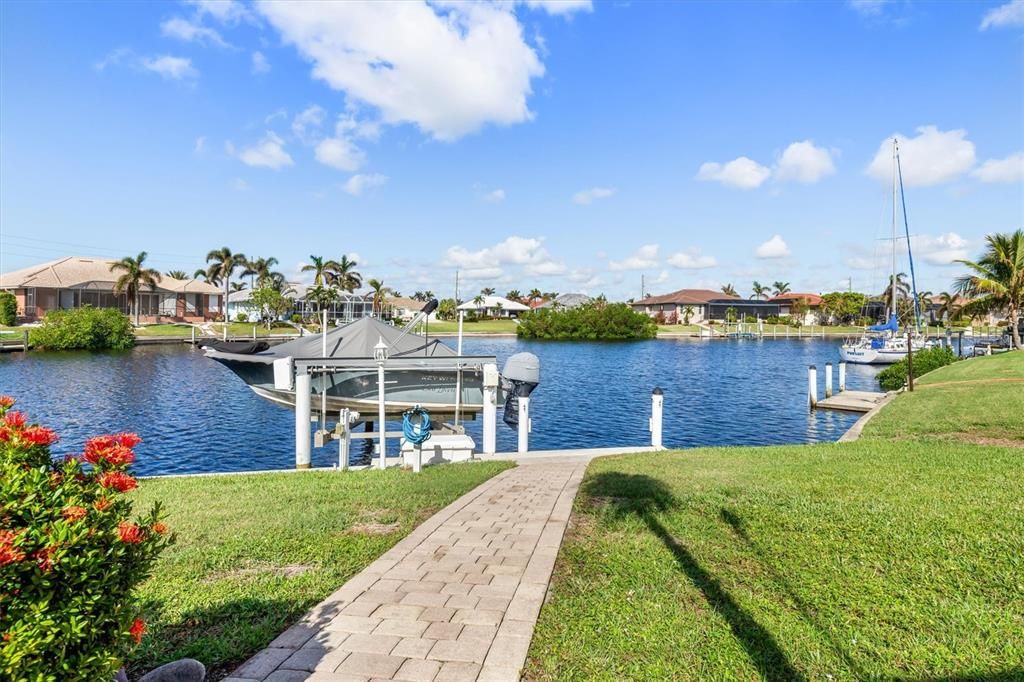 For Sale: $949,000 (3 beds, 2 baths, 2372 Square Feet)