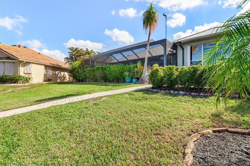 For Sale: $949,000 (3 beds, 2 baths, 2372 Square Feet)